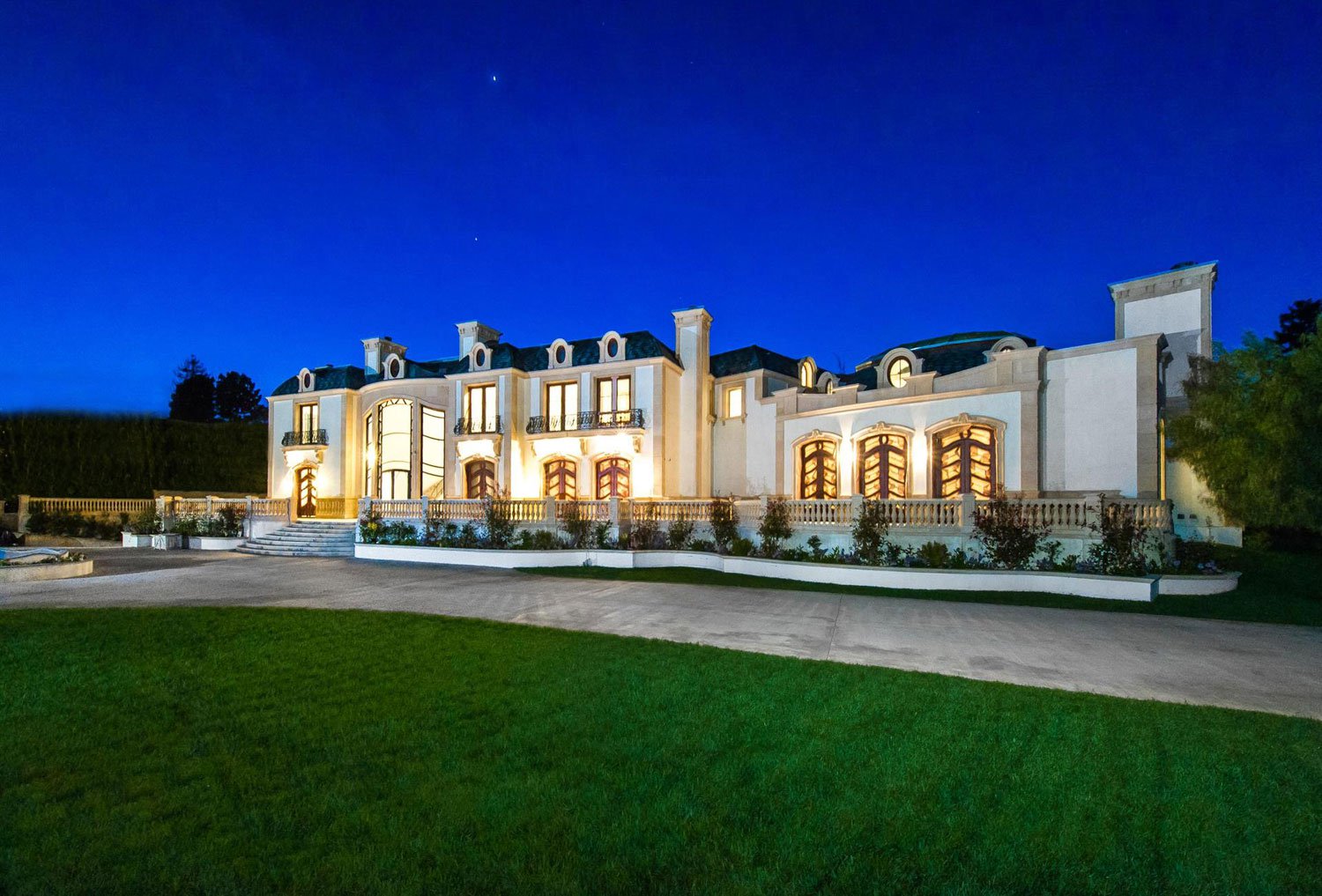 A $72 million trophy estate in Beverly Hills