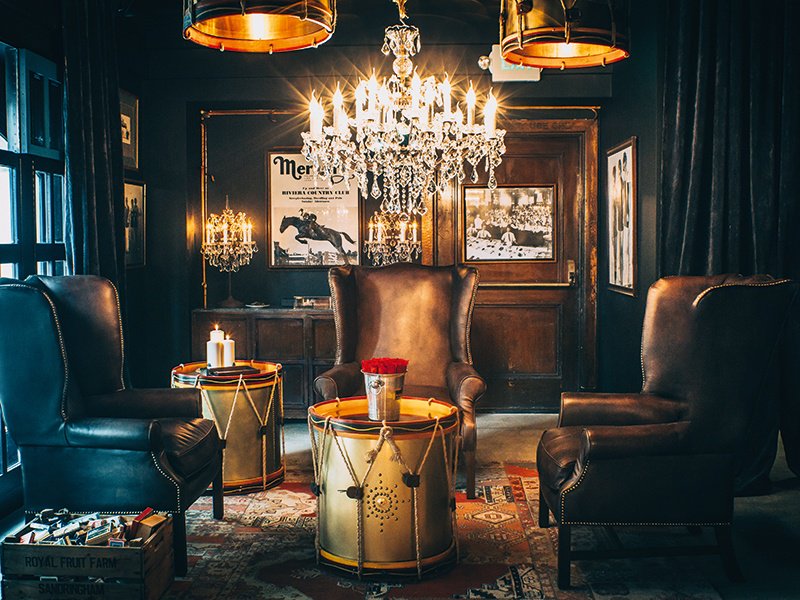 Feel anything but blue: Transporting guests to the 1920s, the Blue Room is designed as a tribute to the rich history of the Los Angeles Athletic Club. Traditional furnishings and vintage details are paired with industrial finishes and atmospheric lighting.
