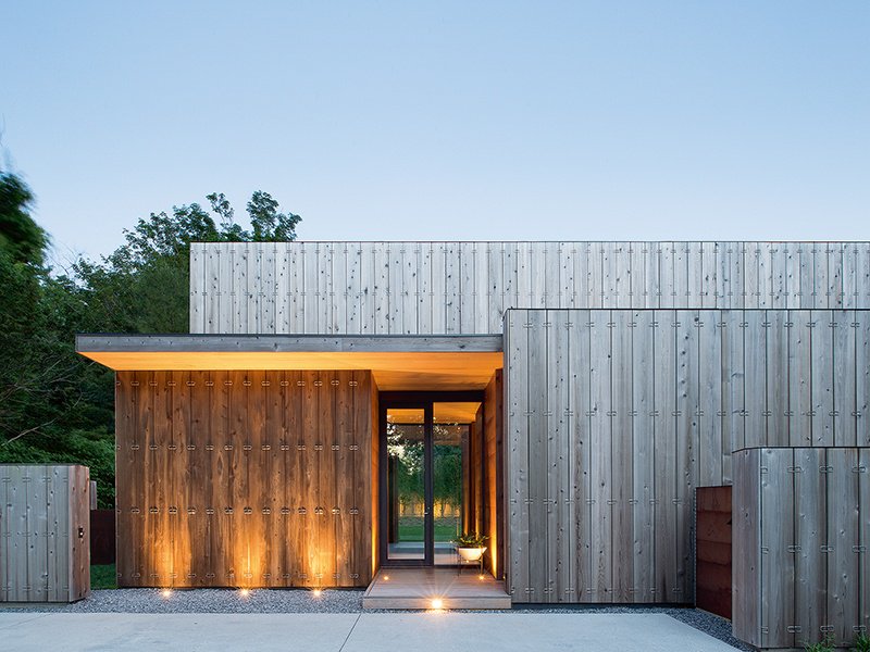 Acoustics were key at Elizabeth II, in Amangansett, New York, where insulated concrete walls lead to low sound transmission. Courtesy of Bates Masi + Architects