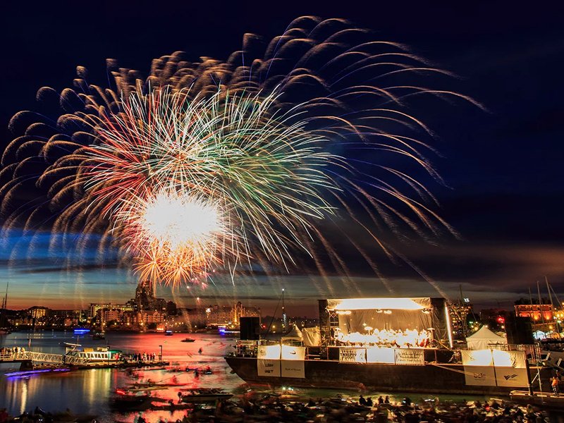 Symphony Splash takes place every summer, on the Sunday before BC Day. As well playing along to spectacular fireworks displays, the Victoria Symphony also features cannon fire as part of Tchaikovsky’s 1812 Overture. Photograph and banner image: Claude Joo for Victoria Symphony Splash.