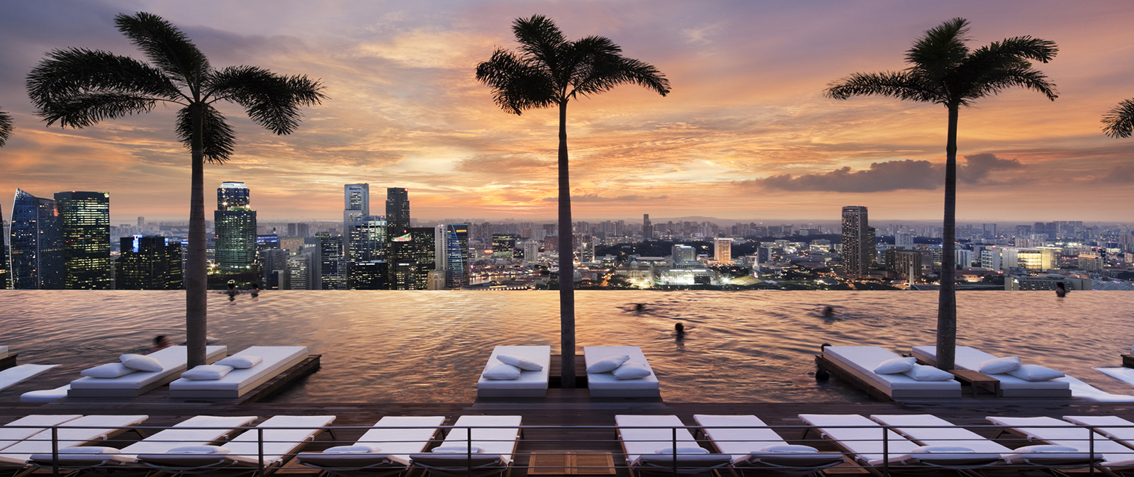 SkyHigh Luxury: Rooftop Escapes