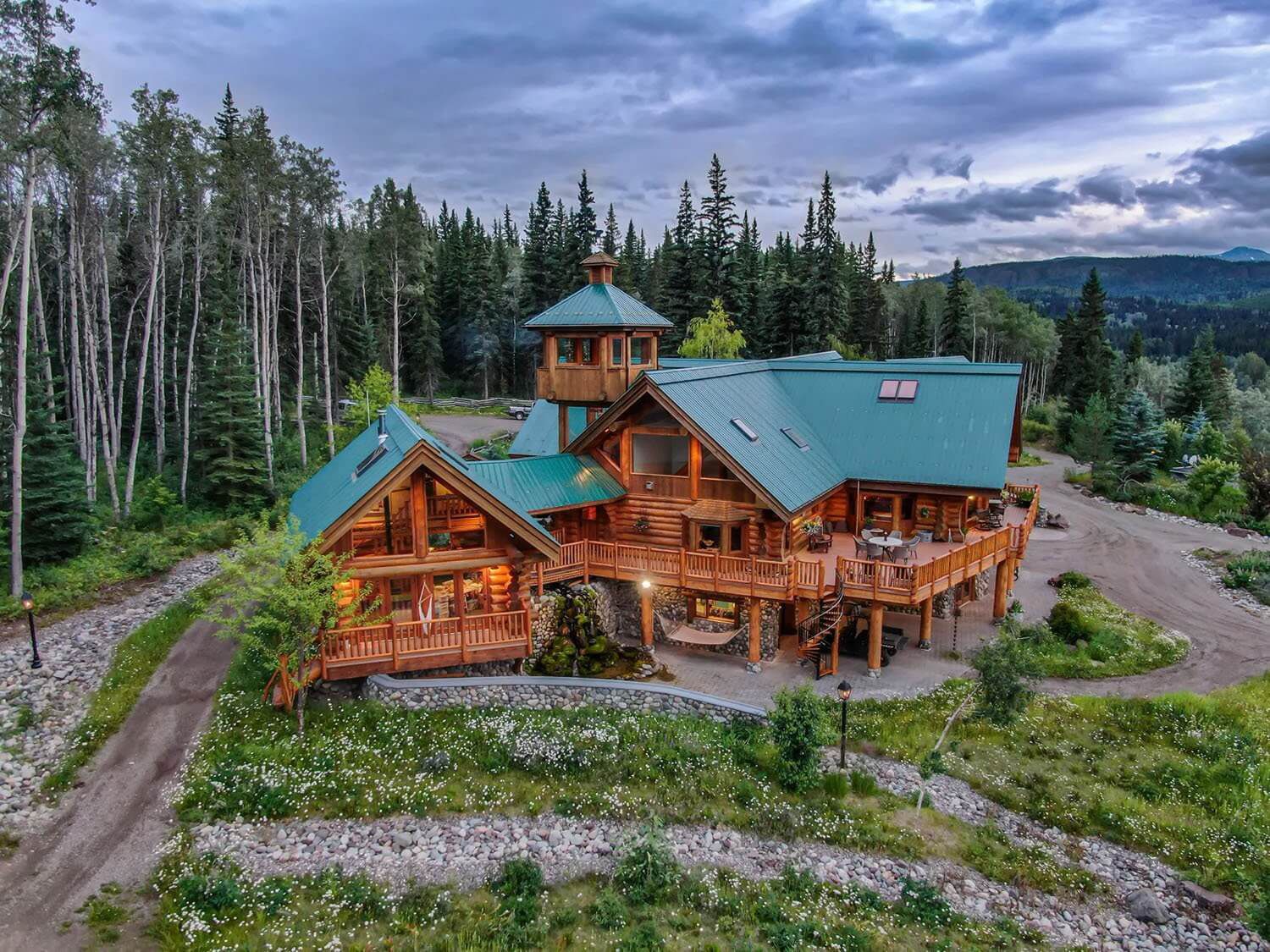Log Cabin Luxury: 7 Deluxe Log Homes | Christie's International Real Estate, image size:1500x1125
